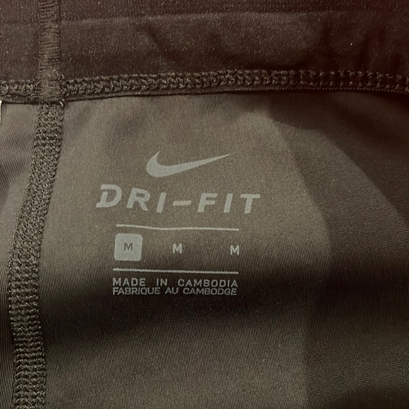 Nike Dri-Fit women’s Workout Leggings. EUC - Picture 2 of 9